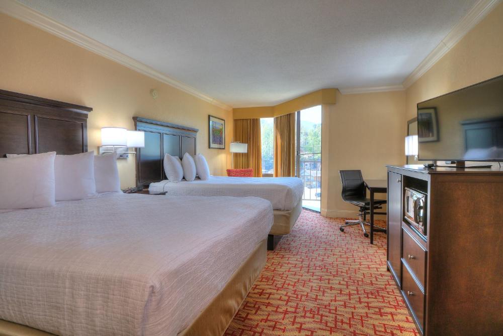 Standard Queen Room with Two Queen Beds interior